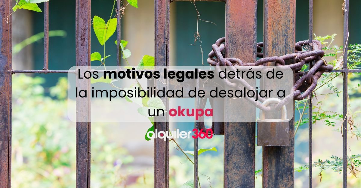 Imagen de una vivienda con candado y documentos legales, simbolizando la complejidad de desalojar a okupas en España